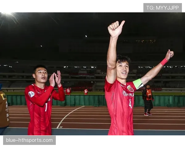 王燊超这训练完直接拎着保温杯去接娃，自律到连奶茶店小妹都认得他只点无糖？